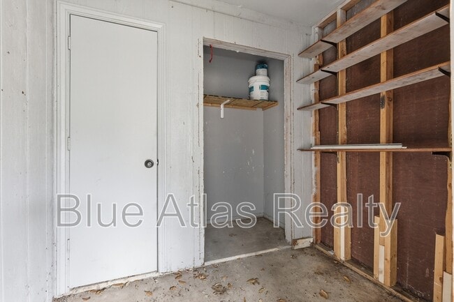 Building Photo - 711 Penn Pl