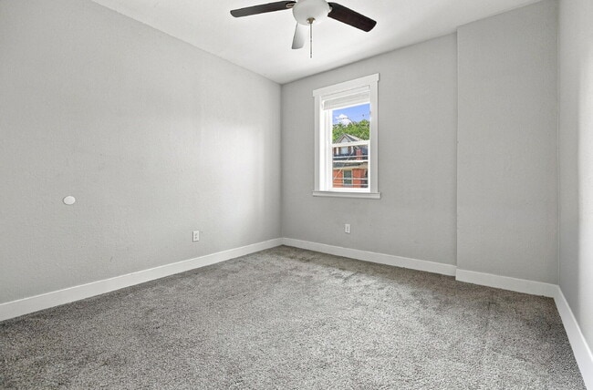 Building Photo - $1,720.95 with $300 off the first month rent, 1 Bed - 1 Bath, Condo in Denver with All Utilities ...