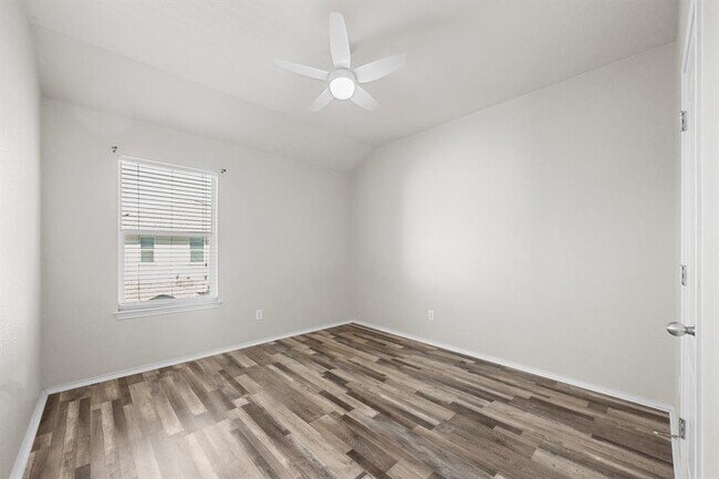 Building Photo - 2049 Rachel Ln