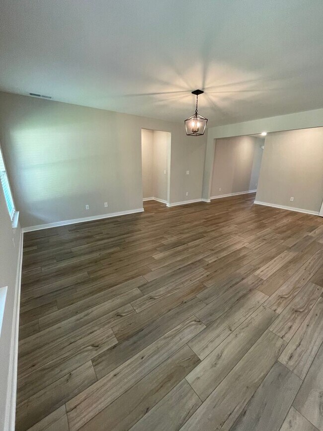 Building Photo - Home for Rent in Jasper, AL!!! Available to View with 48 Hour Notice!!! ***SIGN A 13 MONTH LEASE ...