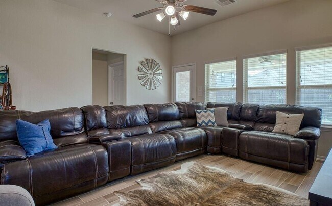 Building Photo - 32659 Timber Point Dr
