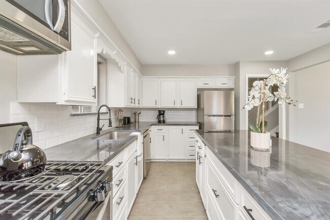 Building Photo - 10719 Kitty Brook Dr