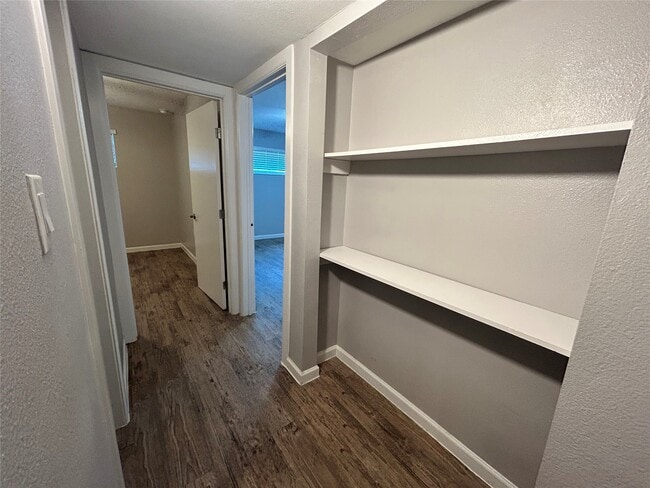 Building Photo - 2810 Beauchamp St