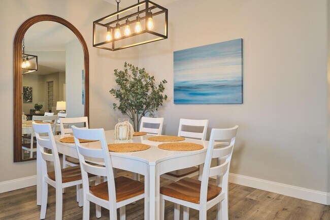 Building Photo - 9190 Southmont Cove