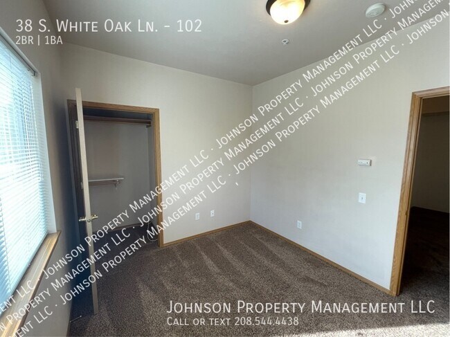 Building Photo - 38 S White Oak Ln