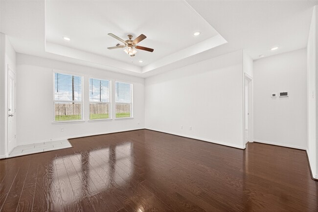Building Photo - 8114 Royal Palm Ct