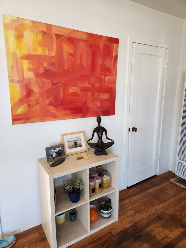 Building Photo - 243 Darwin St