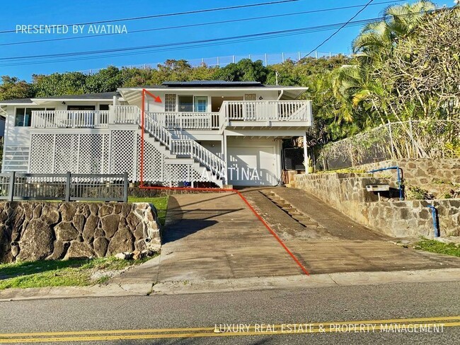 Building Photo - 2330 Makanani Dr