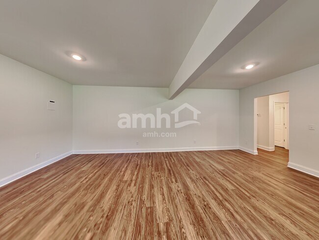 Building Photo - 598 Slew Drive