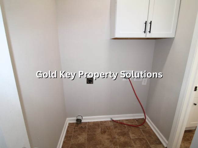 Building Photo - Nicely updated 3 BR 1 BA House with Covered Front Porch and Central Air (SECTION 8 APPROVED)