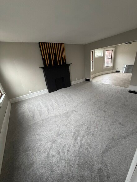 Building Photo - 670 Richmond Ave