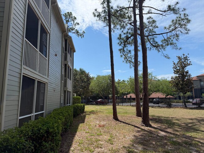 Building Photo - 6004 Westgate Dr