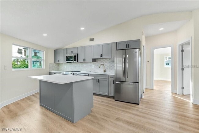 Building Photo - 190 Tarpon Rd