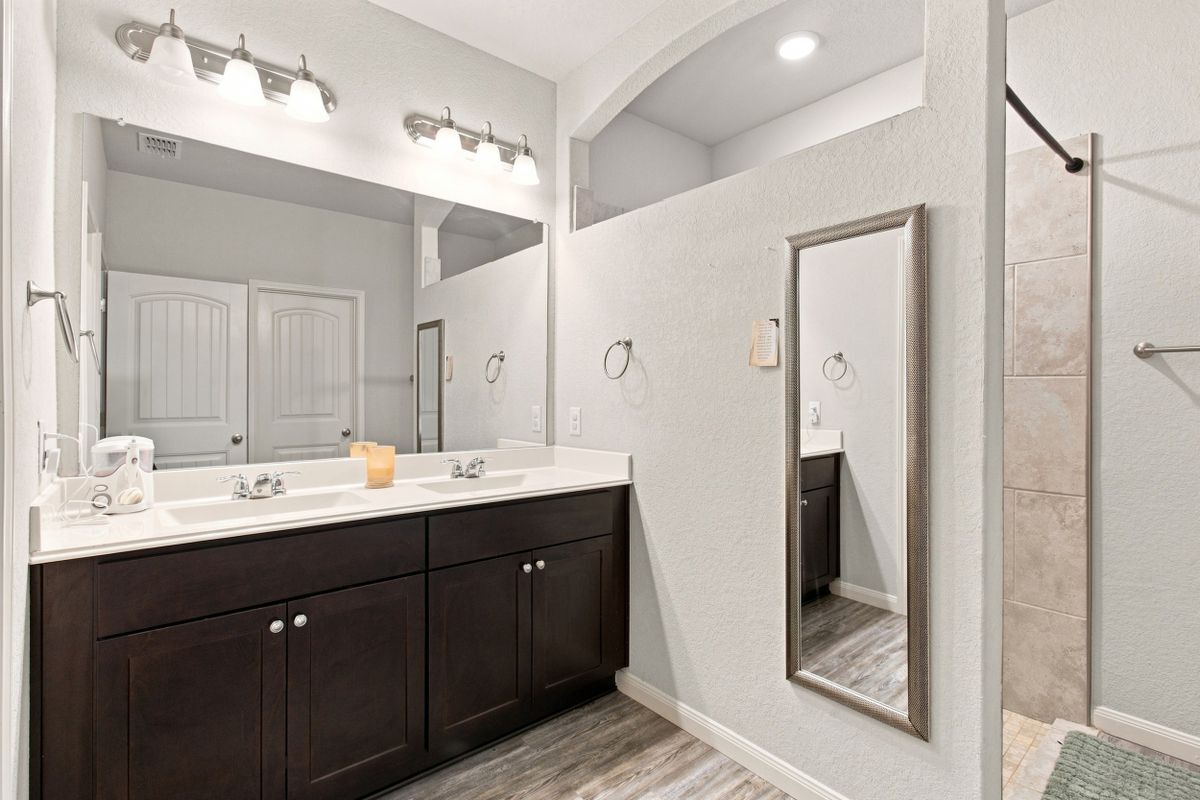 Building Photo - 2026 Oedipus Dr