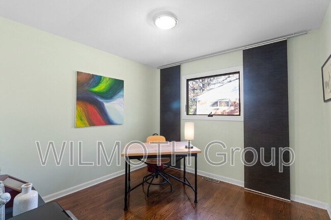 Building Photo - 10327 Orchard Park Dr W