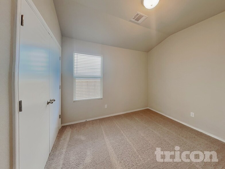 Building Photo - 5121 Sidesaddle Dr