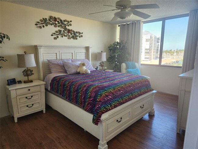 Building Photo - 6357 Bahia Del Mar Blvd S