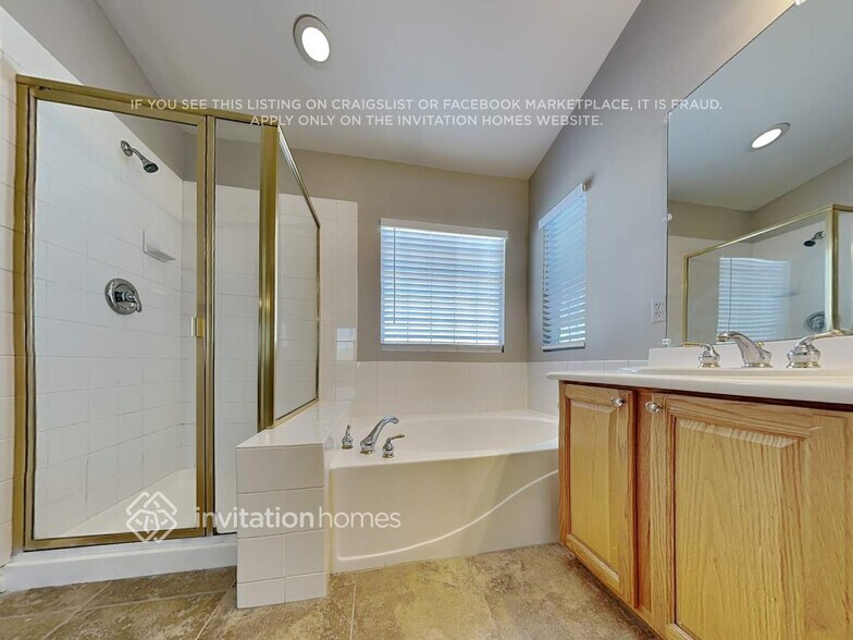 Building Photo - 9709 Maywood Ct