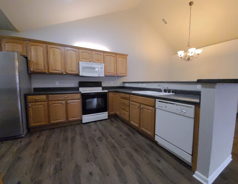 Building Photo - N70W15476 Amberleigh Cir