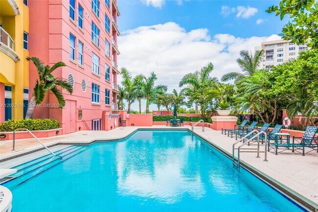 Building Photo - 2100 N Ocean Blvd