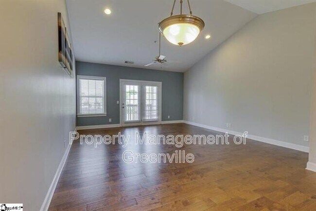 Building Photo - 334 Easterlin Way