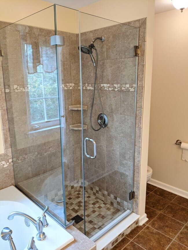 Building Photo - Townhouse in Spring Ridge community - OAKD...