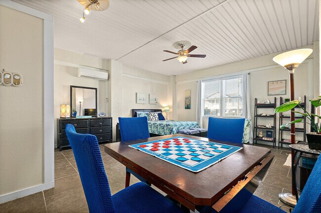 Building Photo - 42 Moody Dr