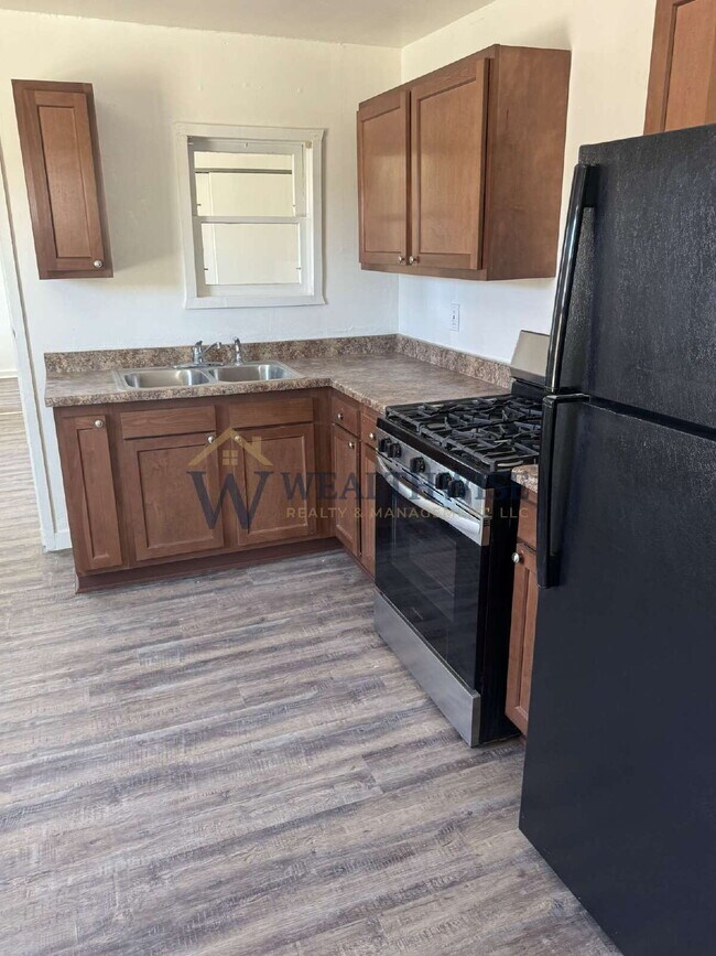 Building Photo - Freshly Remodeled 2 Bedroom 1 Bath Home for Rent 19 W Michigan Dr Unit A,Tucson, AZ 85714 $950 / ...