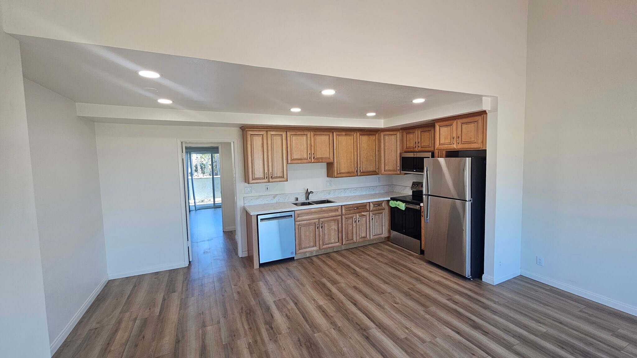 Building Photo - 647 Ocean View Dr