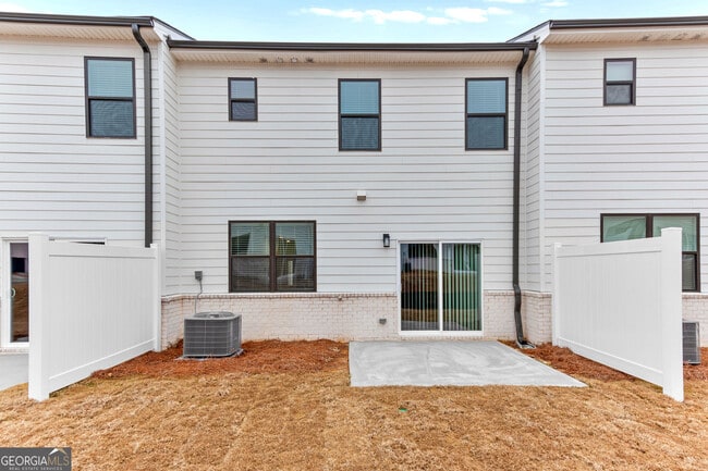 Building Photo - 1105 Holland Rose Dr