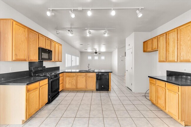 Building Photo - 75 Vallejo Verde St