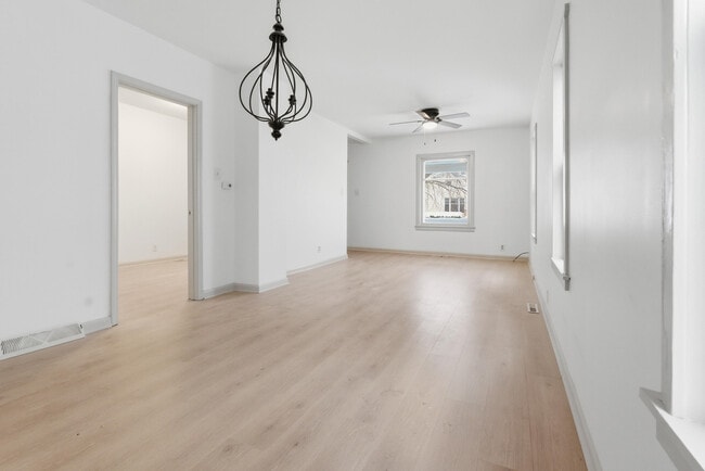 Building Photo - 6118 24th Ave