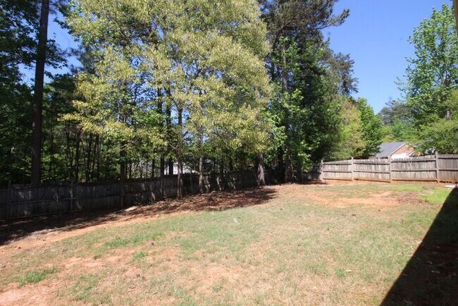 Building Photo - Huge Ranch home!