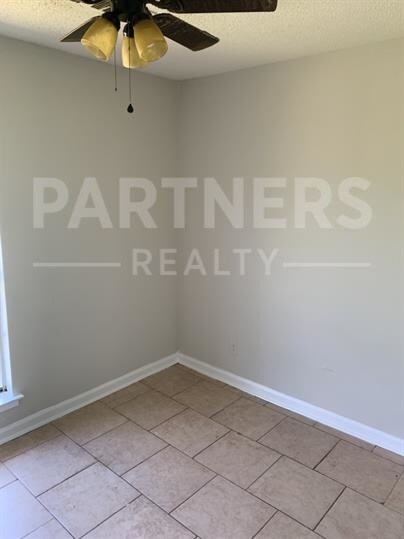 Building Photo - 508 Upton Rd