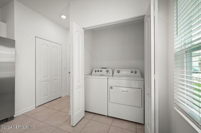 Building Photo - 38 Tidal Bch Ave
