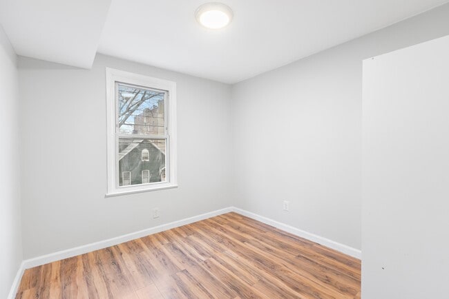 Building Photo - 72 McAdoo Ave