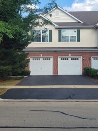 Building Photo - 267 S Alder Creek Dr