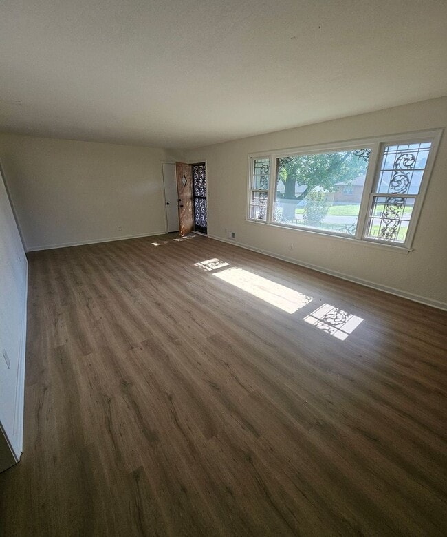 Building Photo - Live in Style | Sleek 3BR Home in KCK with...