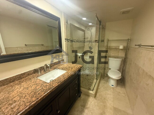 Building Photo - 861 SE 22nd Ave