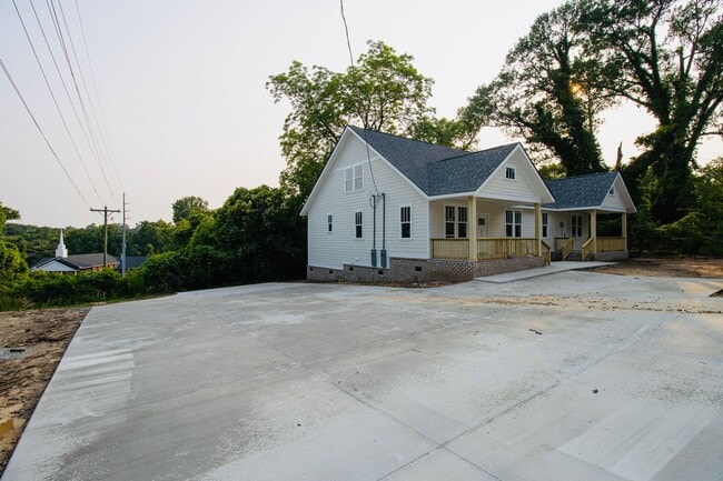Building Photo - Pick Your Neighbors! Brand-New 3 Bed, 3 Ba...
