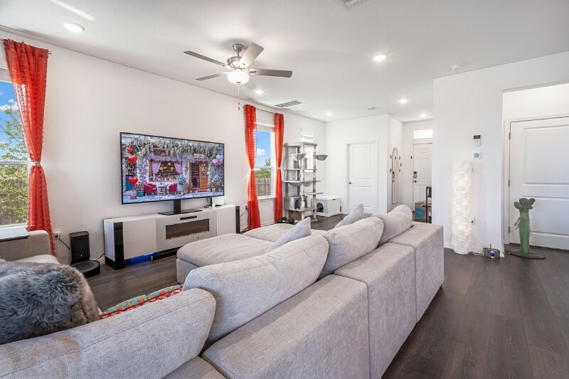 Building Photo - 1614 Iberville Dr