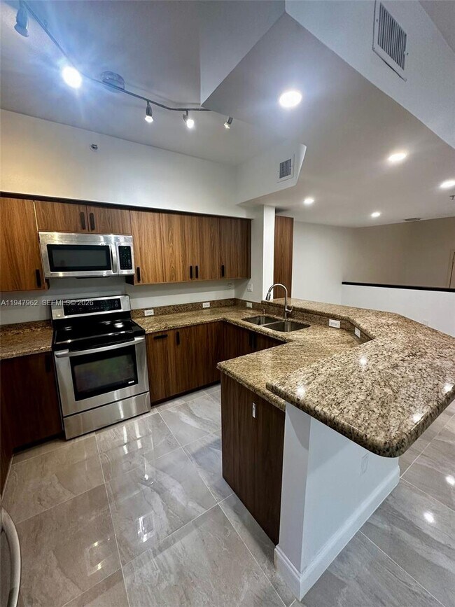 Building Photo - 2941 NE 185th St