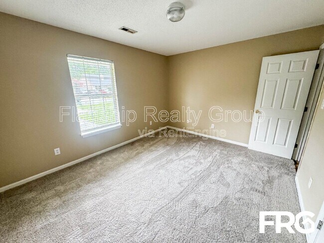 Building Photo - 3311 Moseley Dr