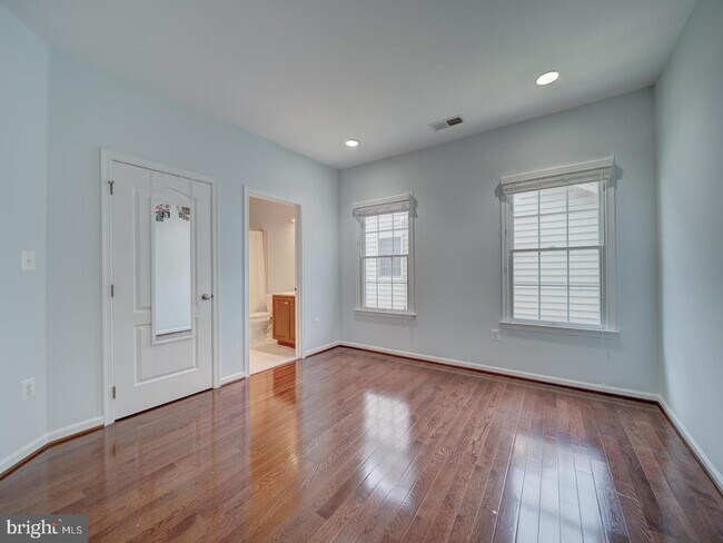 Building Photo - 43320 Barnstead Dr