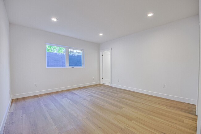 Building Photo - 2848 Virginia Rd