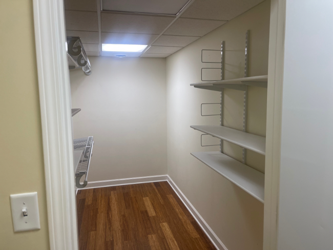 Building Photo - 1718 Linden Ave
