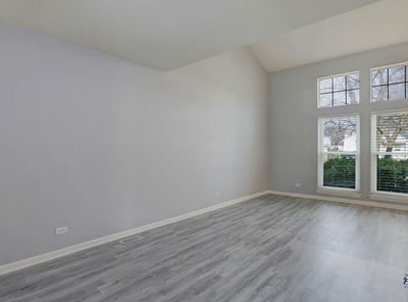 Building Photo - 486 Buckingham Dr