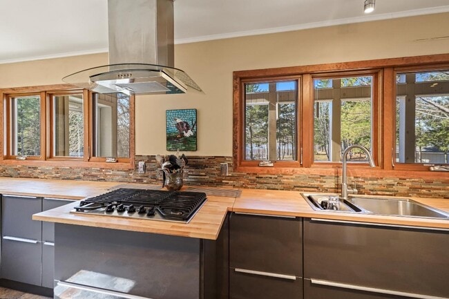 Building Photo - 6697 Carola Dr