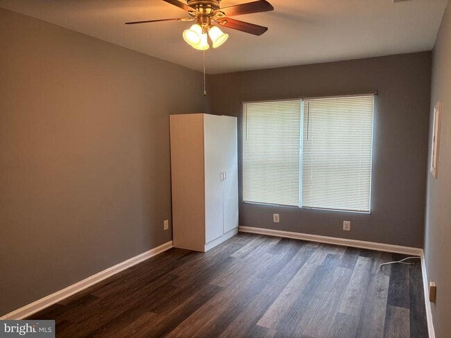Building Photo - 9700 Cedarhollow Ln