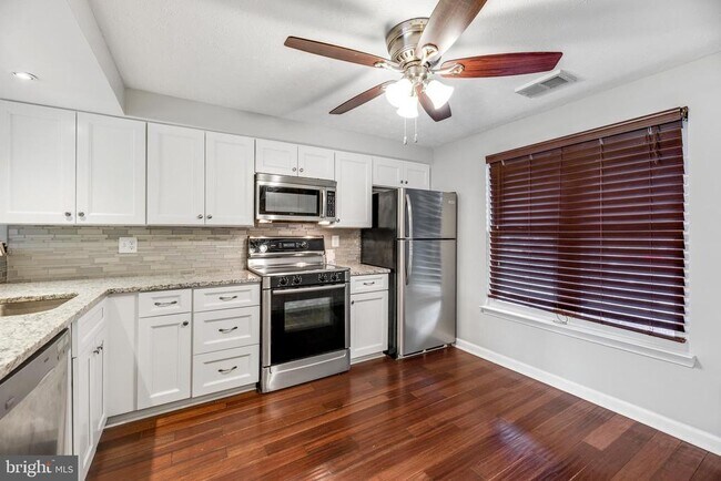 Building Photo - 1592 Lodge Pole Ct